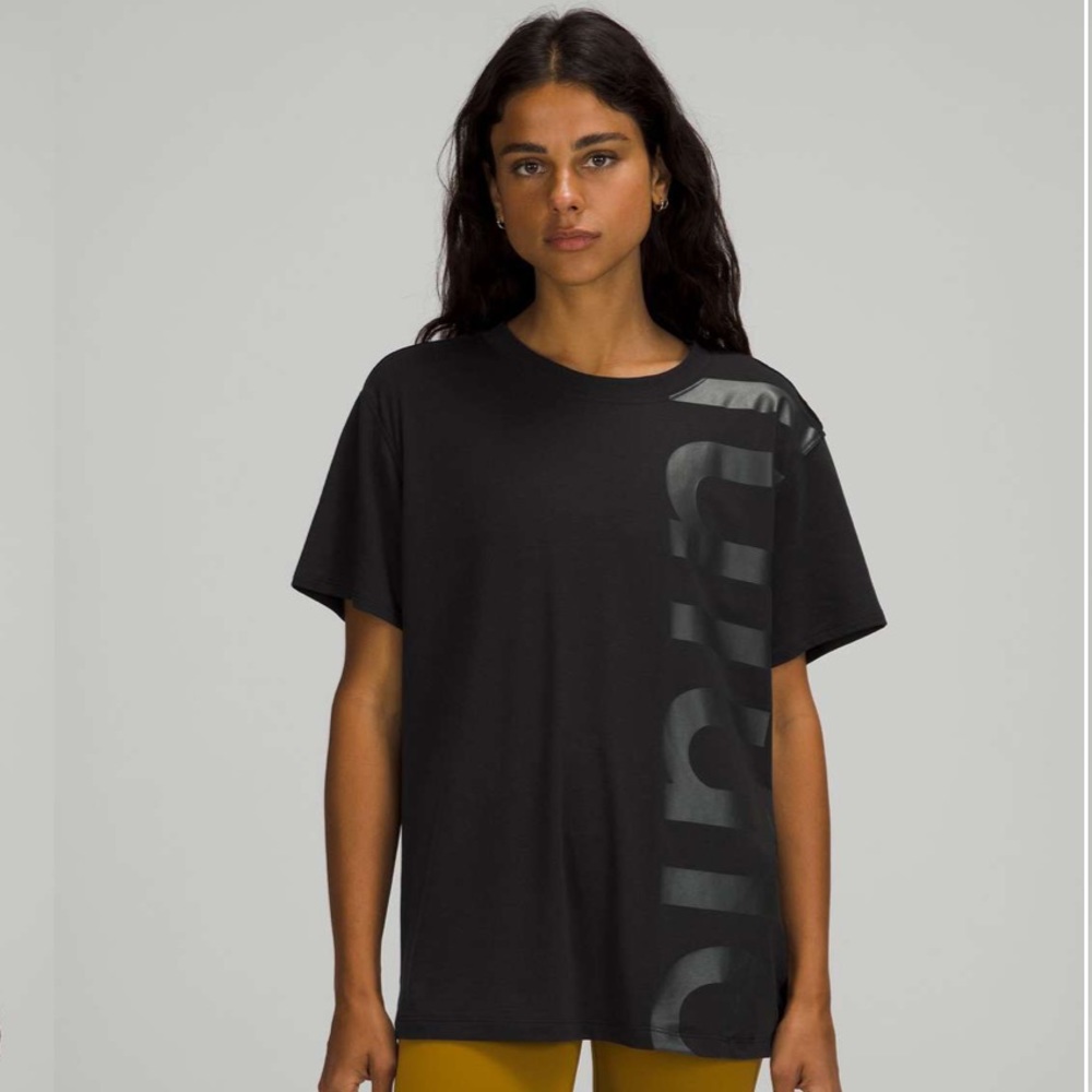 lululemon athletica Black Short Sleeve Tee with Matte Logo